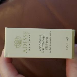 Adesse New York Nail Treatment
